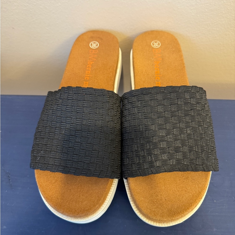 Bernie Mev Capri‎ Platform Woven Sandal Size 6/36 black